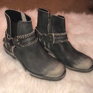 Free people booties😍